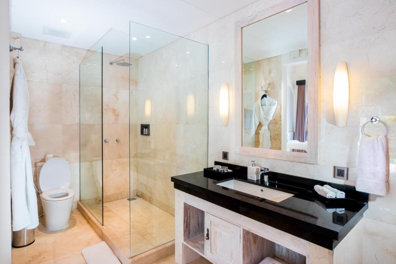 Montigo Resorts Seminyak Eksteriør bilde A modern bathroom